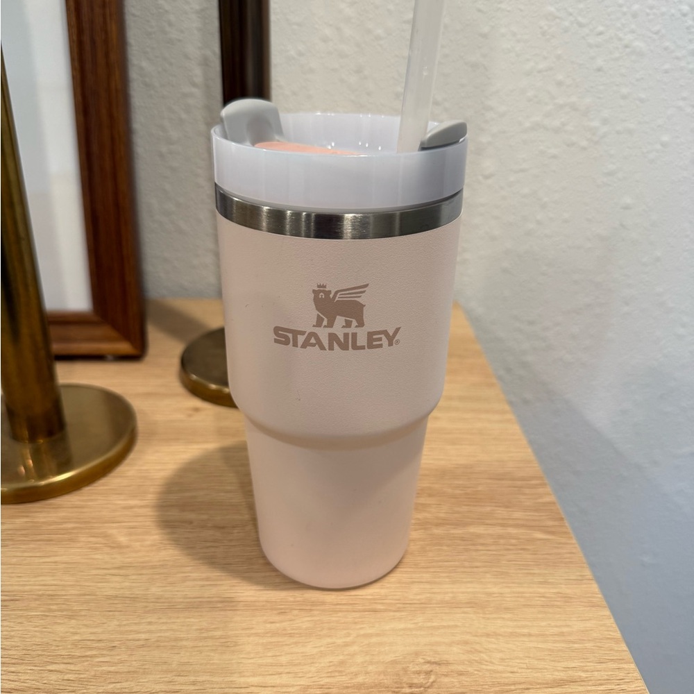 Stanley 20oz Stainless Steel H2.0 Flowstate Quencher Tumbler - Rose Quartz